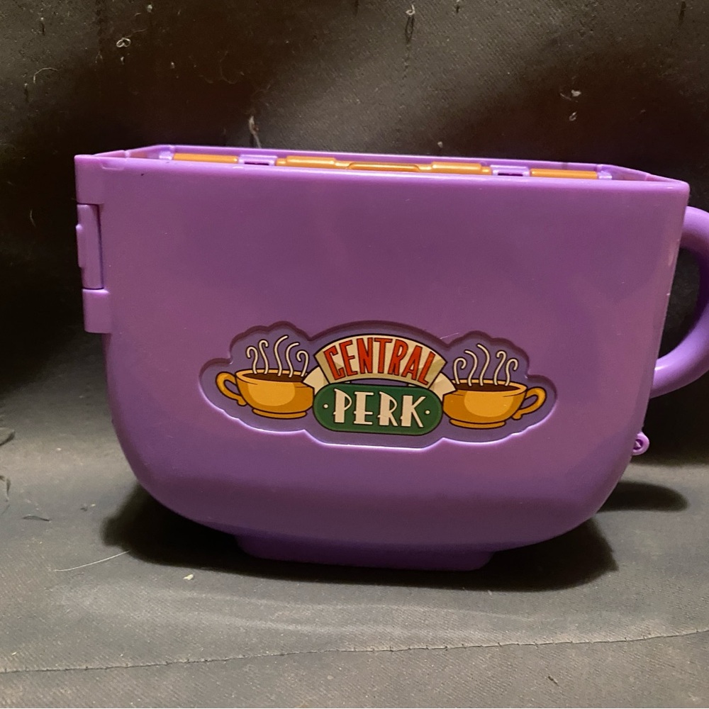 Friends  Polly Pocket Collector Case